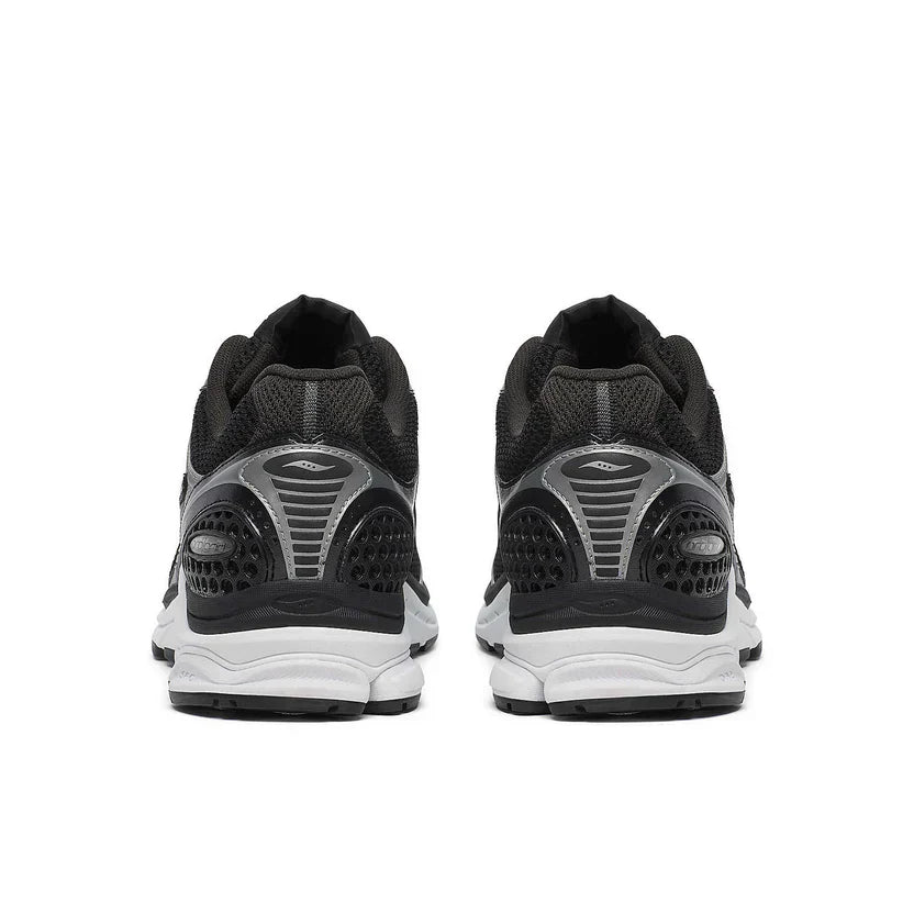 Sauc*ny Omni 9 (Noir & Blanc)